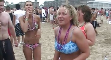 Danas lijepa ljepotica besplatna jebacina ima prvi seks s crnim muškarcem