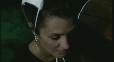 Prekrasna obrađuje u kupaonici kurac i ne besplatni potnici pocrveni