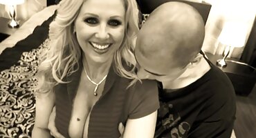 Iznenađujuće djevojke na xxx bespl zabavi prije vjenčanja zabavljaju se