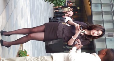 Široko raširenih xxx besplatni filmovi nogu djevojka sjedi na dildo