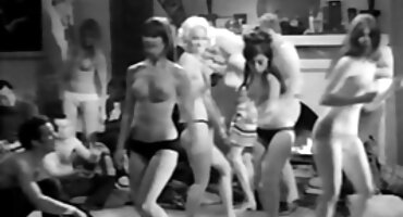 Lijepa sočna djevojka jebeno ravno u porno filmovi free sočan magarca