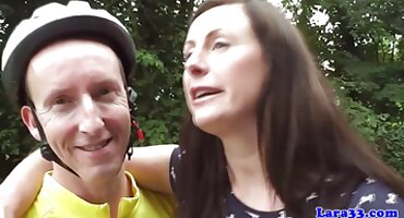 Tako uzbuđen da besplatna jebacina jebeno vitku djevojku