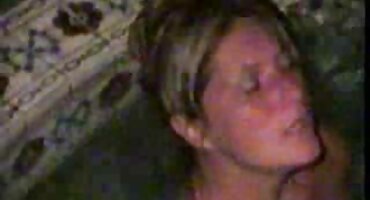 Zločesti kuja besplatna jebacina skočio na kurac puno