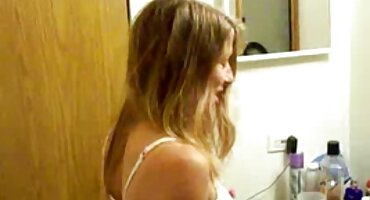 U sobi slatka film jebacina gole djevojke undress