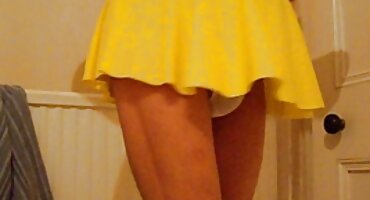 Iznenađujuće djevojke naizmjence uzimaju filmovi karanje kurac u usta