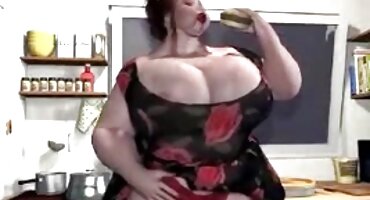 Starija najbolji besplatni pornići dama predala se preplanulom vrtlaru