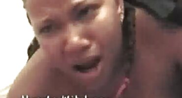 Seksi slobodni porno filmovi dama vrlo indiskretno masturbira Pička