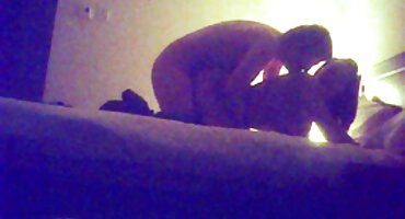 Goli momak jebanje s lijepom besplatna jebacina djevojkom