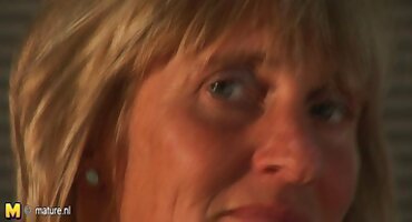 Dick Libertine fucks lijepu djevojku besplatni potnici iz koledža