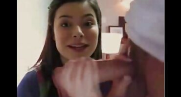 Plemenito jebeno djevojku s besplatni poenici ogromnim sisama