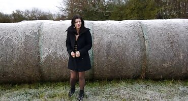 Aktivna djevojka kvalitativno izvedena slobodni porno filmovi Pušenje