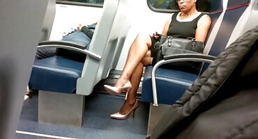 Izvukao je svoj kurac i masturbirao Svojom film jebacina krhkom rukom