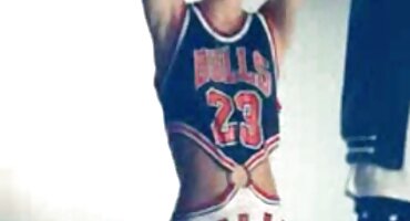 Drski menadžer besplatno porno filmovi jebeno mršavu djevojku na kauču