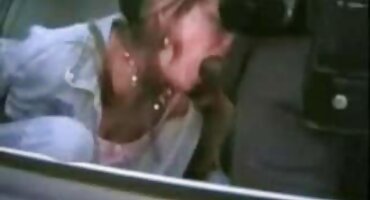 Spartan jebi Plavuša na podu besplatna jebacina za gledanje u sobi