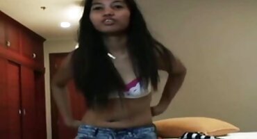 Chelik je besplatna jebacina uzeo i stavio u crne grudi kovrčava kovitla