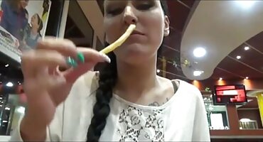 Dvije besplatna pornjava junice s oduševljenjem jebu sa željenim muškarcem