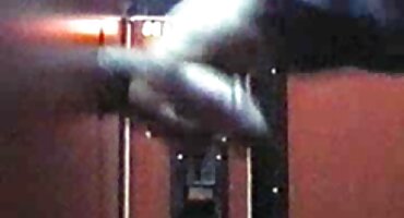 Koncentrirana tankom djevojka miluje besplatni porno filmovi xxx Pička