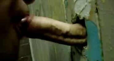 Usamljeni muškarac spanked besplatni potnici djevojku iz susjedstva