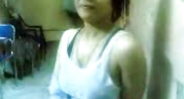 Nakon besplatni porno filmovi xxx pušenja crnka uzima penis u usta