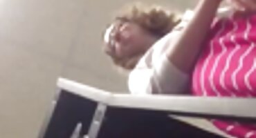 Crvenokosa gola najbolji besplatni pornići na jogi djevojka meditira