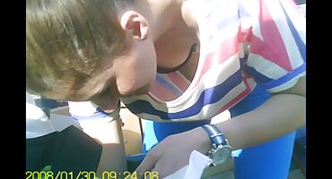 Neiskusni model prste mršav djevojka besplatno gledanje porno klipova na terasi