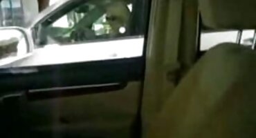 Napaljeni djevojka pokušao besplatni potnici penis