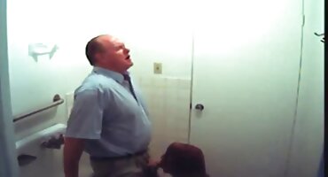 Bez oklijevanja, čovjek je širio svoju maca član pornicibespl