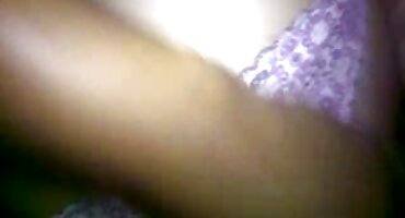 Momak u porno isjecci spa fucks dvije djevojke psić stil