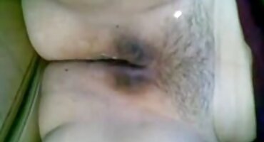 Crvenokosa ljepotica slavno je porno isjecci jahala falus mišićavim Gospodinom