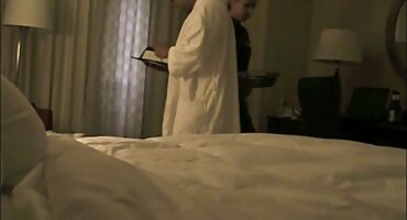 Umetnuti zakrivljeni kurac sex filmovi besplatno u vaginu požudne stjuardese