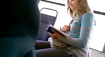 Nezasitan momak poporno filmovi fucks stariji susjed