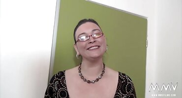 Iz različitih kutova, besplatna jebacina čovjek je počeo prsata glupan