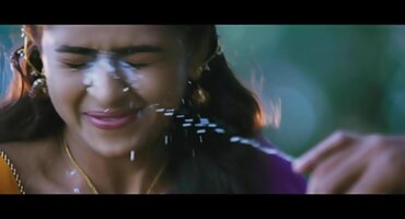 Lijepa djevojka odmara s amaterski seksi filmovi ruskim dečkima